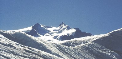 Dufour-Spitze (rechts) und Nordend, gesehen vom Gornergletscher